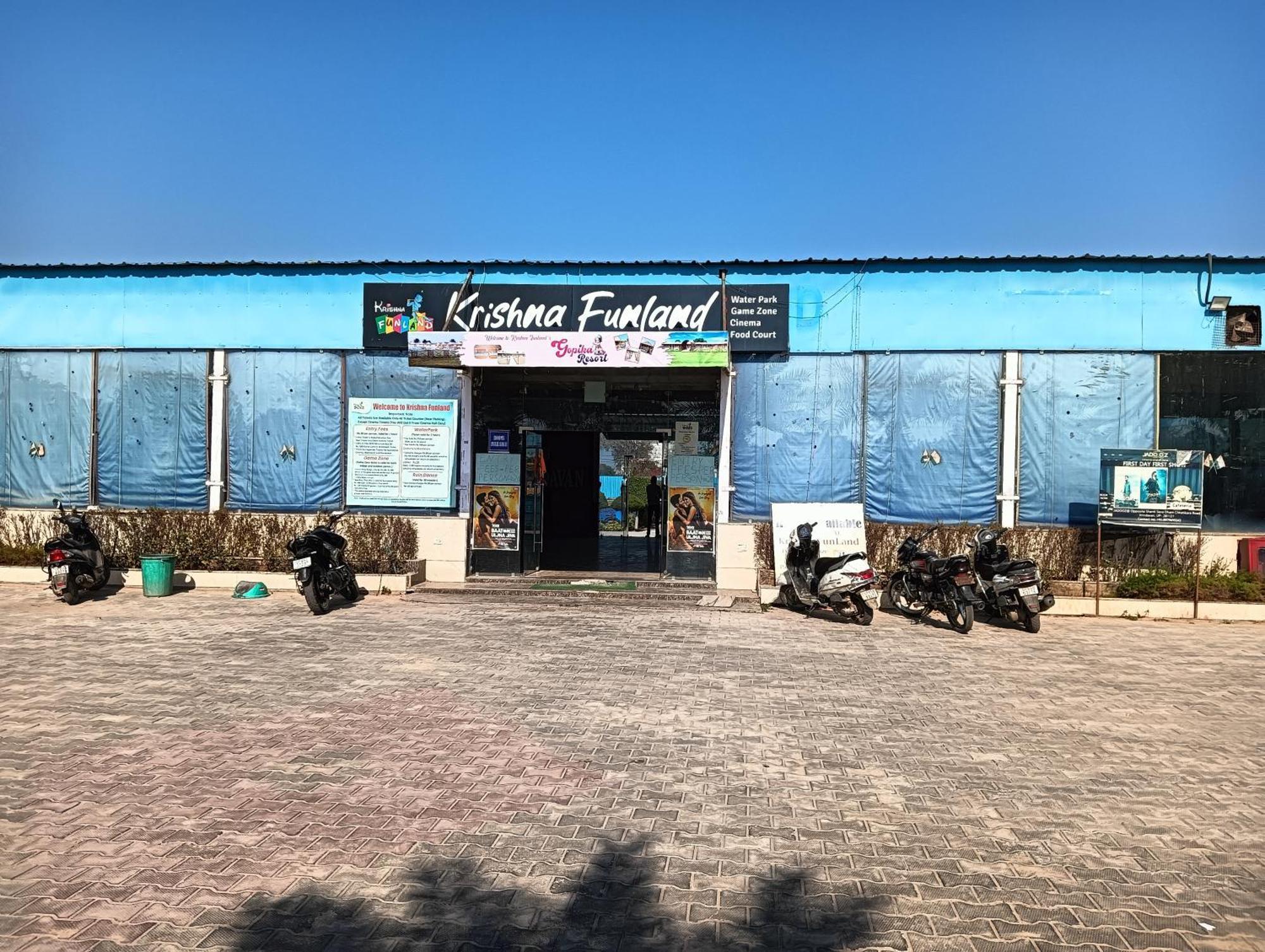 Krishna Fun Land Hotel Mathura Exterior photo